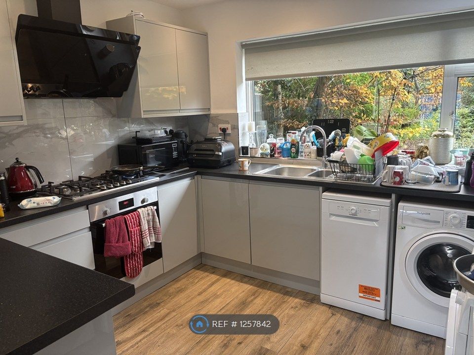 Property photo 2 of 13 Kitchen