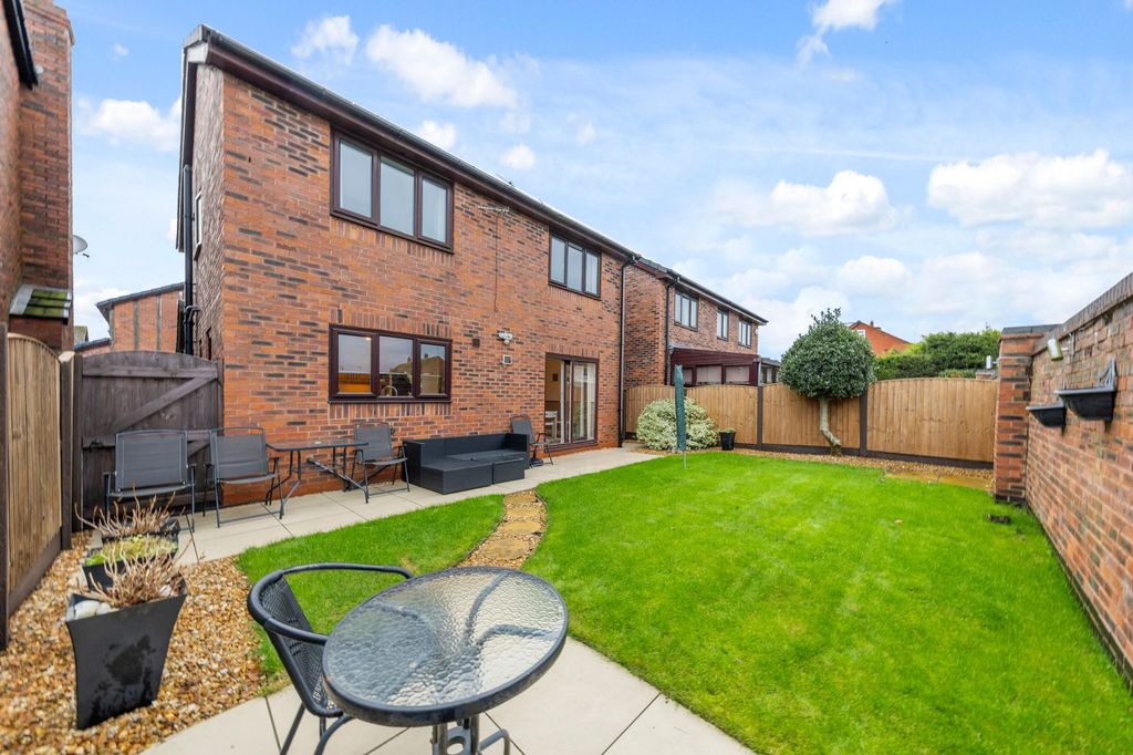 Property photo 2 of 23