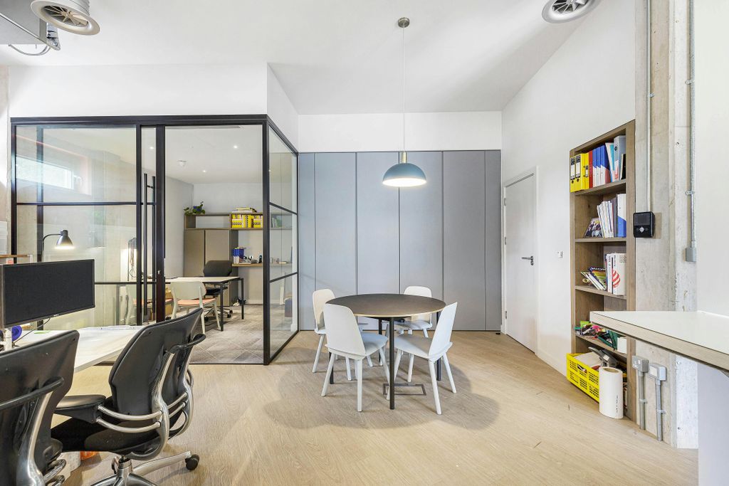 Property photo 3 of 10 Fre__Ground_Floor__159_Maygrove_Road__9.Jpg