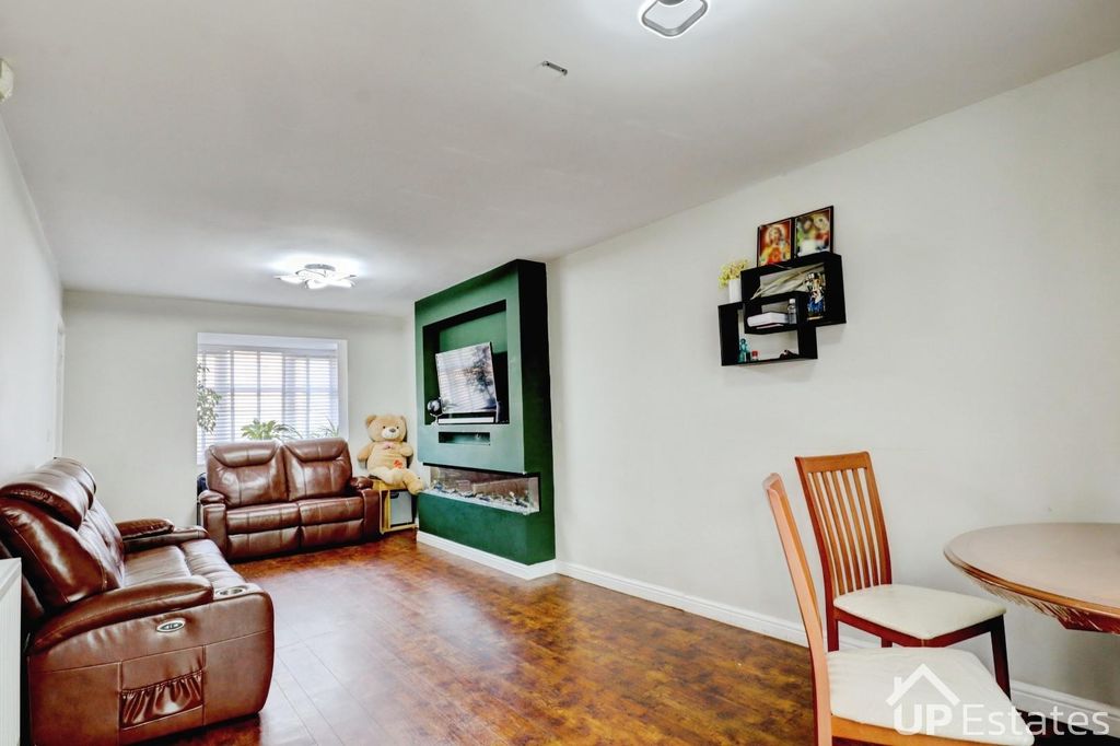 Property photo 3 of 15 Living Room