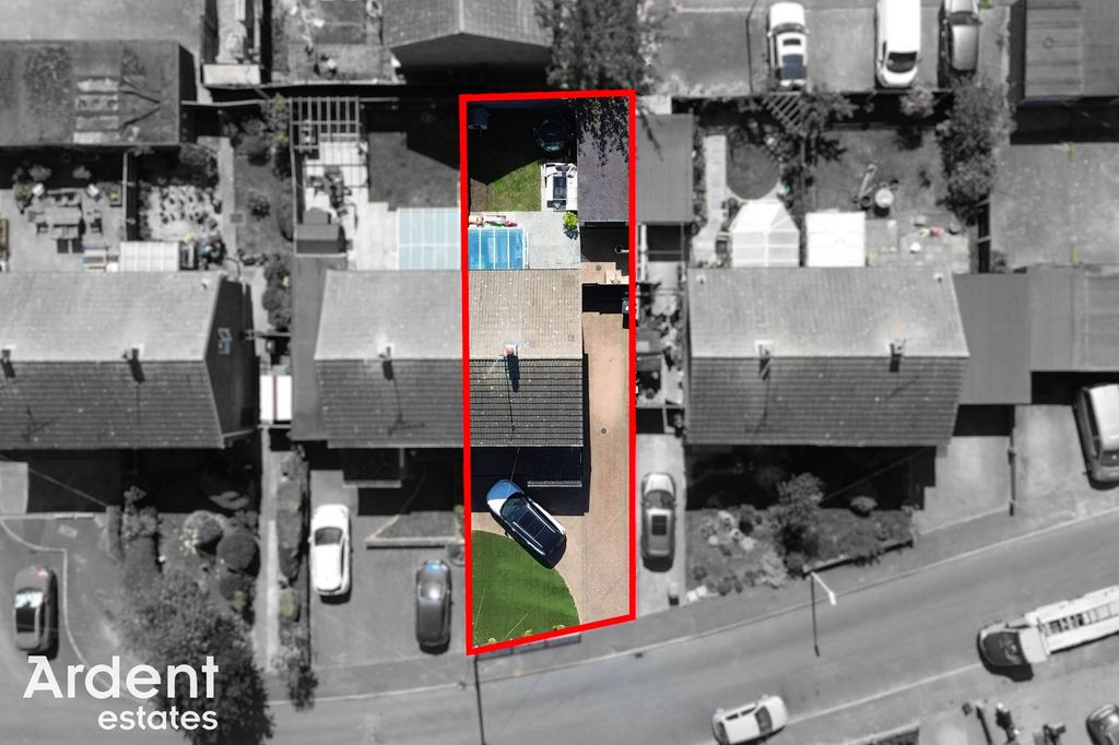 Property photo 3 of 27