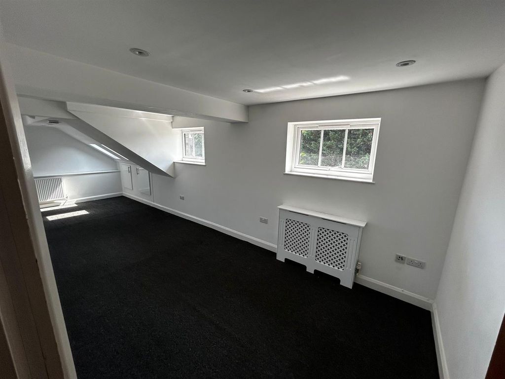 Property photo 3 of 7 16.Jpg