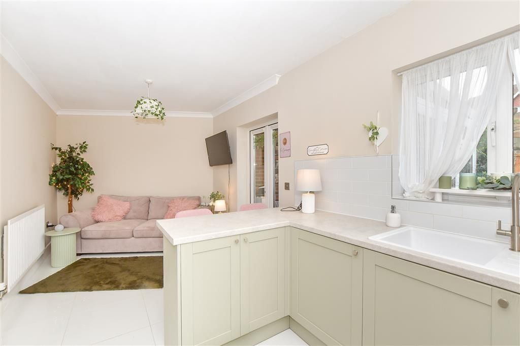 Property photo 1 of 14 Kitchen/Breakfast Room