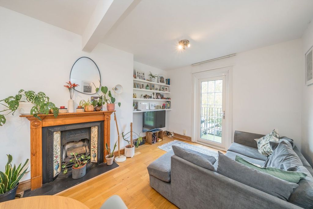 Property photo 2 of 7