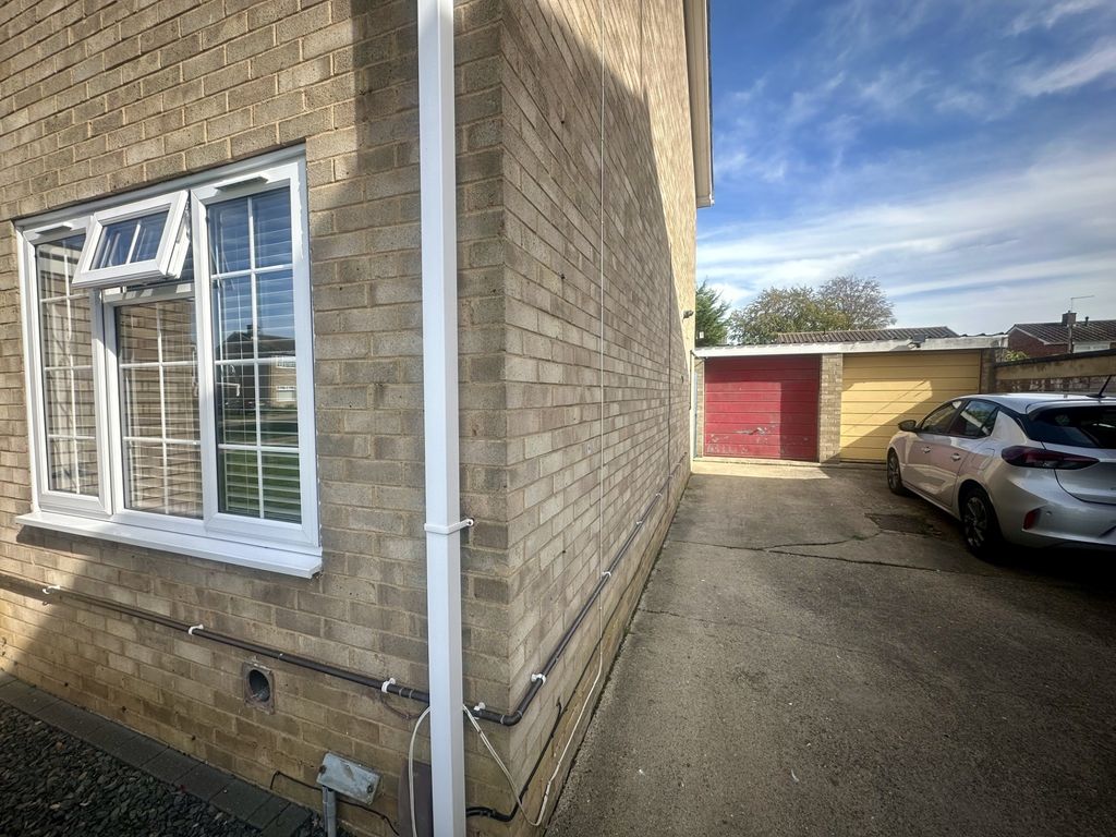 Property photo 2 of 11