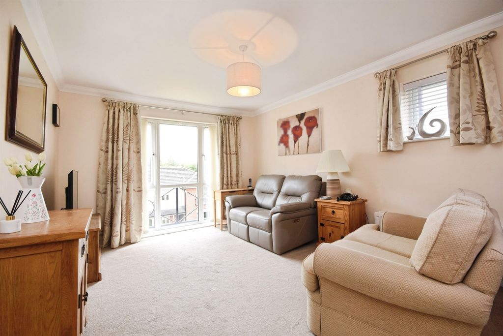 Property photo 2 of 17