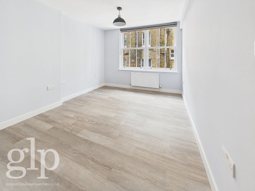 Property photo 2 of 24 5312482