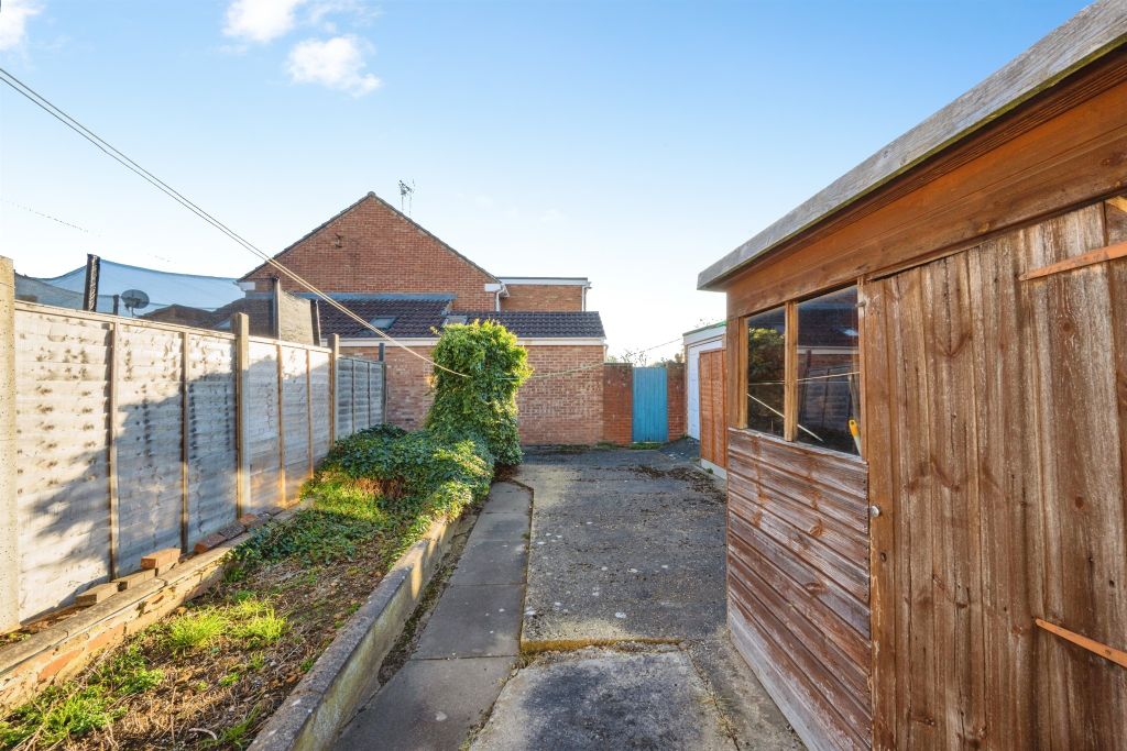 Property photo 2 of 16