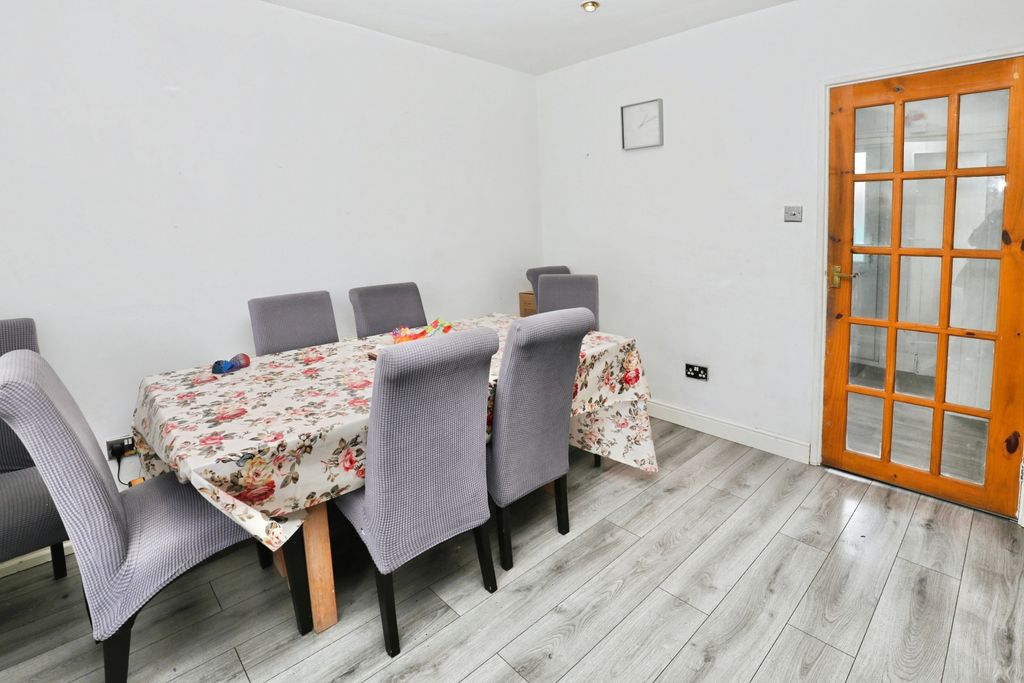 Property photo 2 of 15 Dining Room