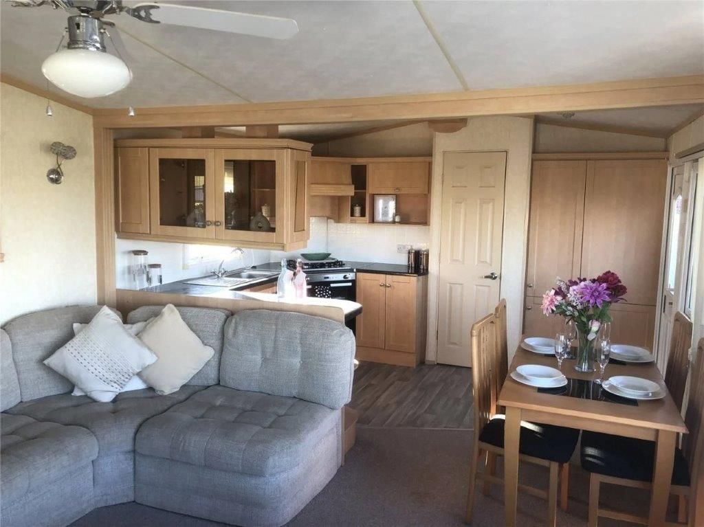 Property photo 2 of 3 Bur250020 03 Aspen Kitchen