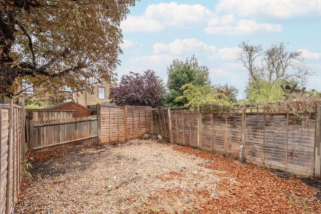 Property photo 3 of 10 Img17.Jpg