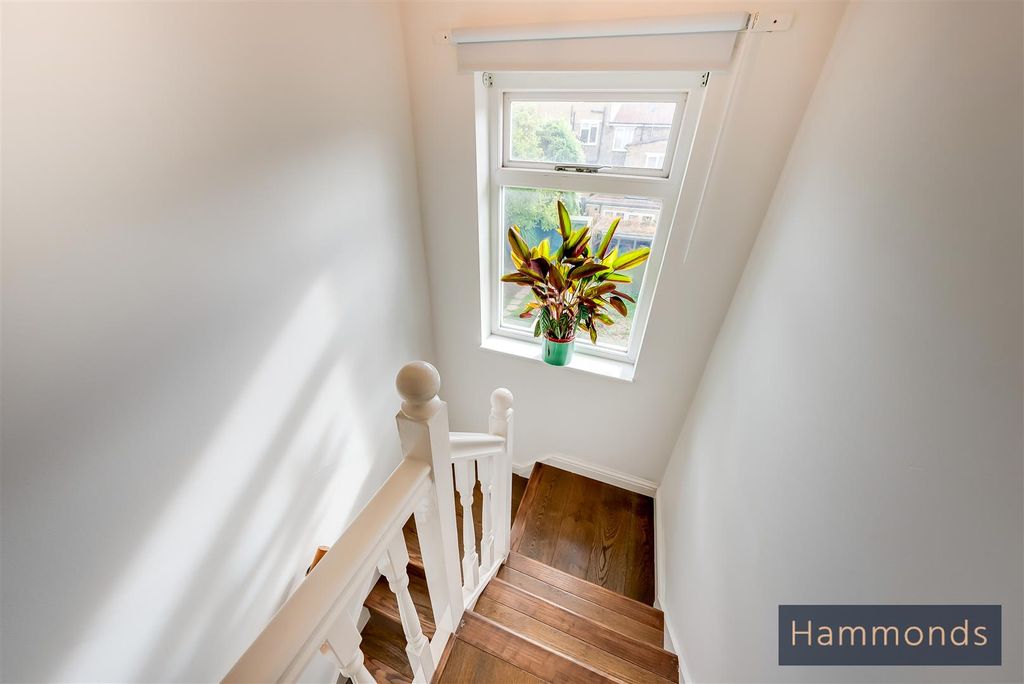 Property photo 3 of 20 A7S04063Hdr.Jpg