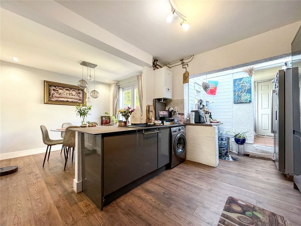 Property photo 2 of 22 Kitchen Diner