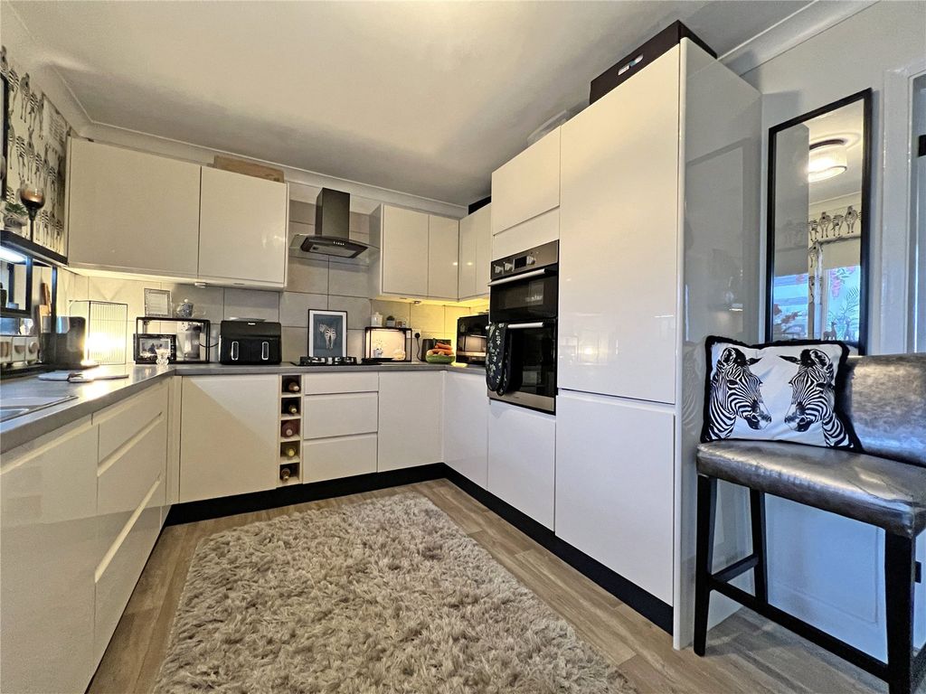 Property photo 3 of 22 Picture No. 13