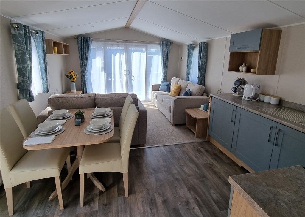 Property photo 1 of 7 Dining Area