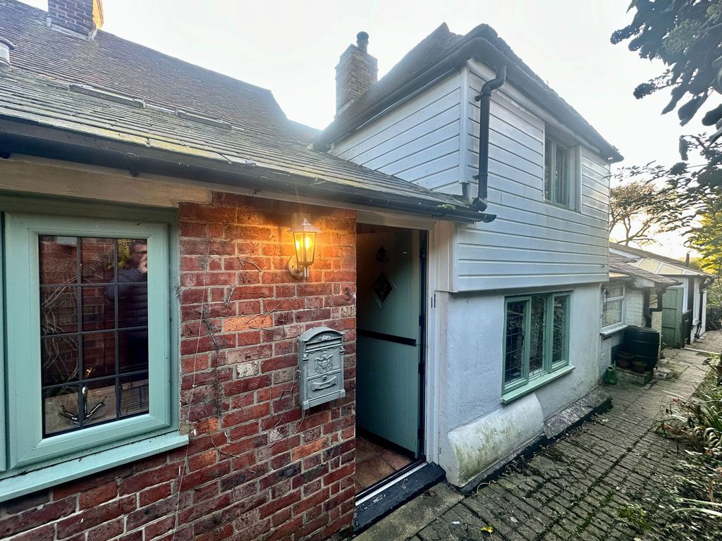 Property photo 1 of 28