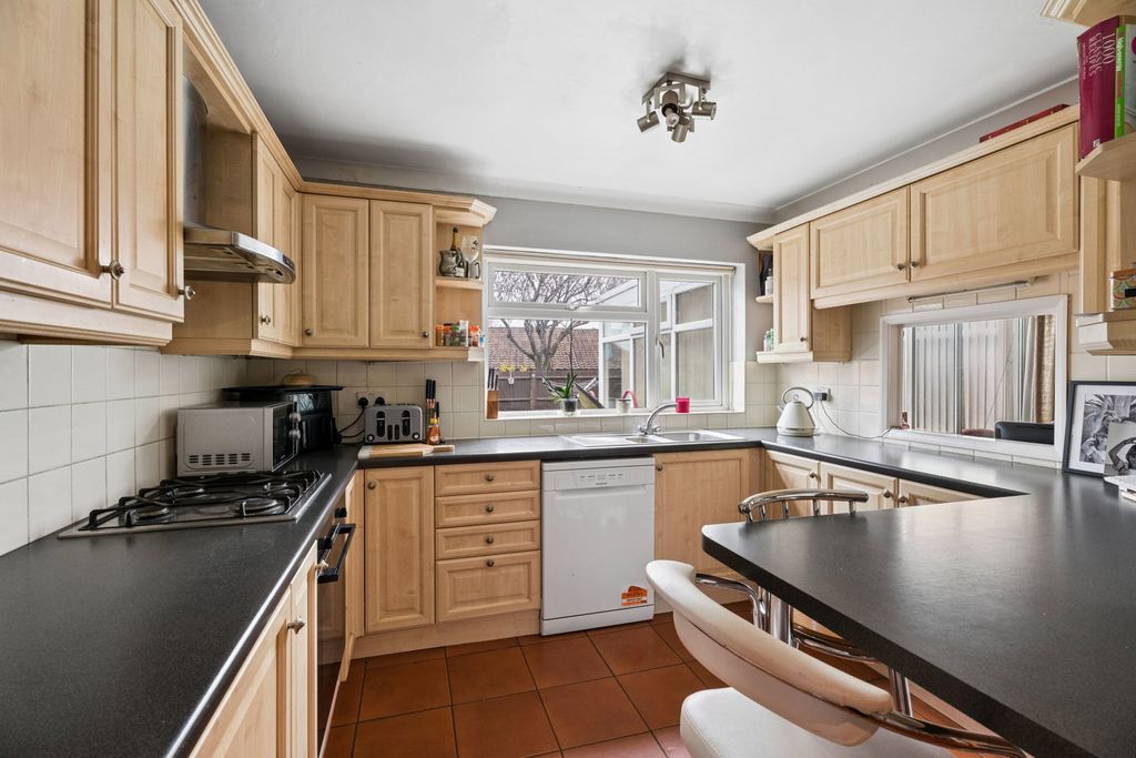 Property photo 2 of 18