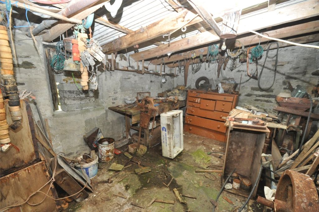 Property photo 2 of 15 Workshop