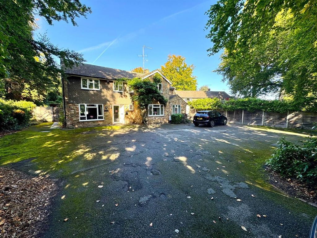 Property photo 1 of 27 Front Aspect