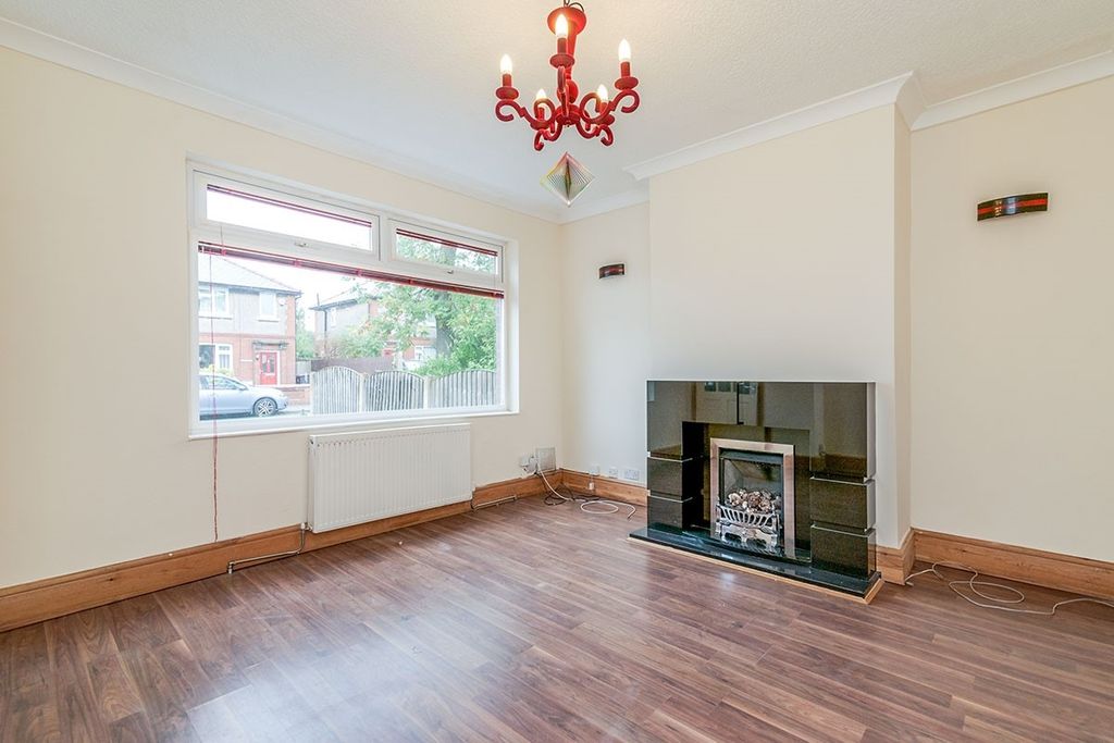 Property photo 2 of 12 Lounge