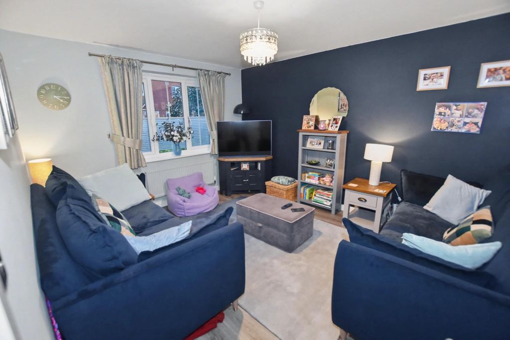 Property photo 2 of 16