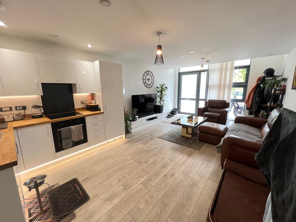 Property photo 3 of 8 Image