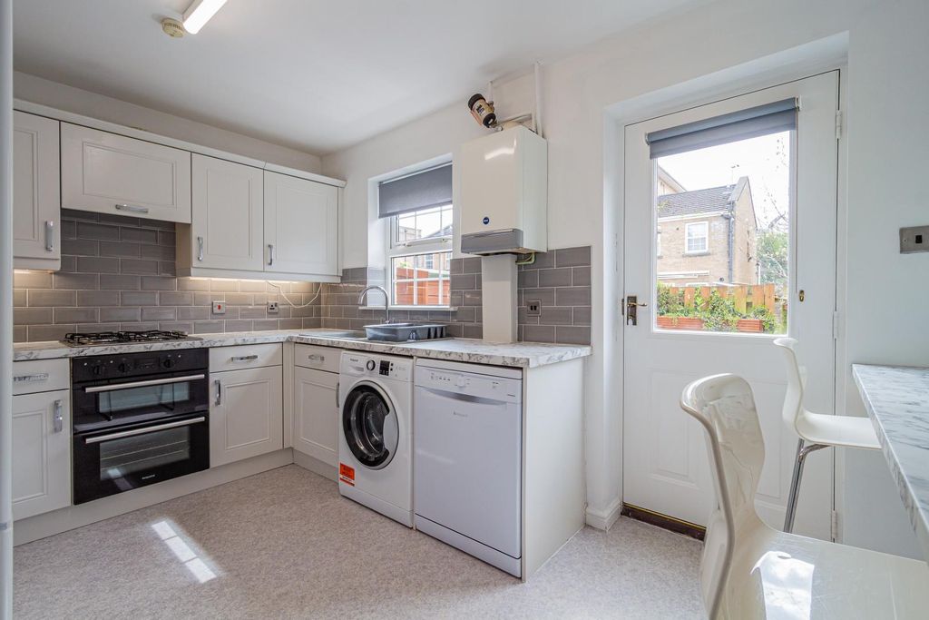 Property photo 3 of 12 Img-6.Jpg