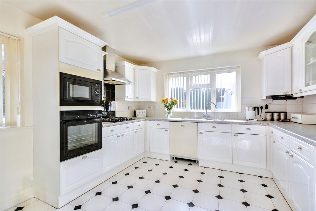 Property photo 3 of 48 Kitchen Diner_1.Jpeg