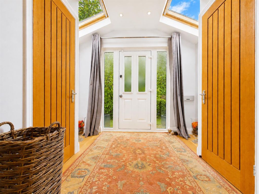 Property photo 2 of 41 Entrance Porch