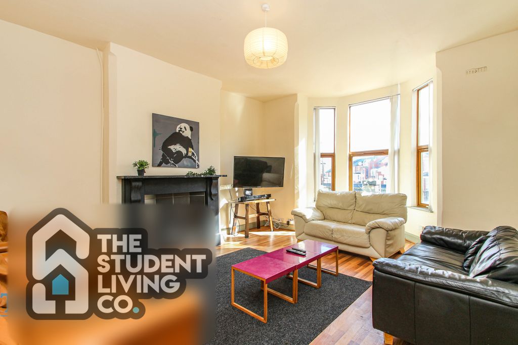 Property photo 2 of 29