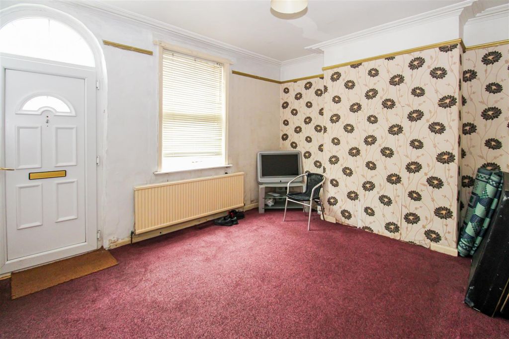 Property photo 3 of 9 Living Room