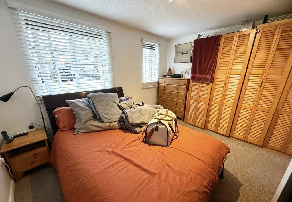 Property photo 3 of 4