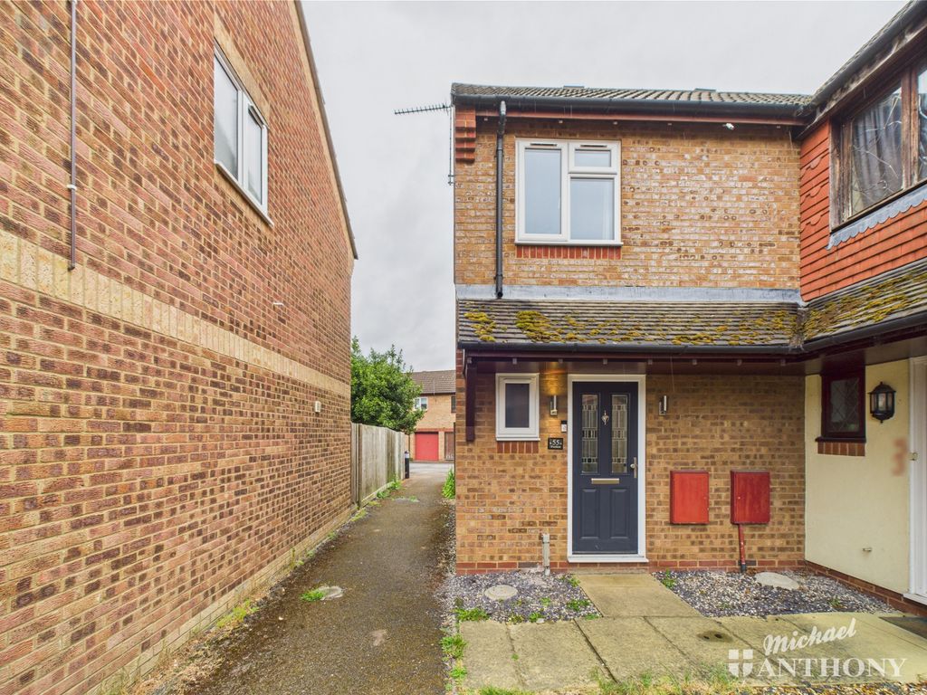 Property photo 1 of 14 Cam03218G0-Pr0667-Still020