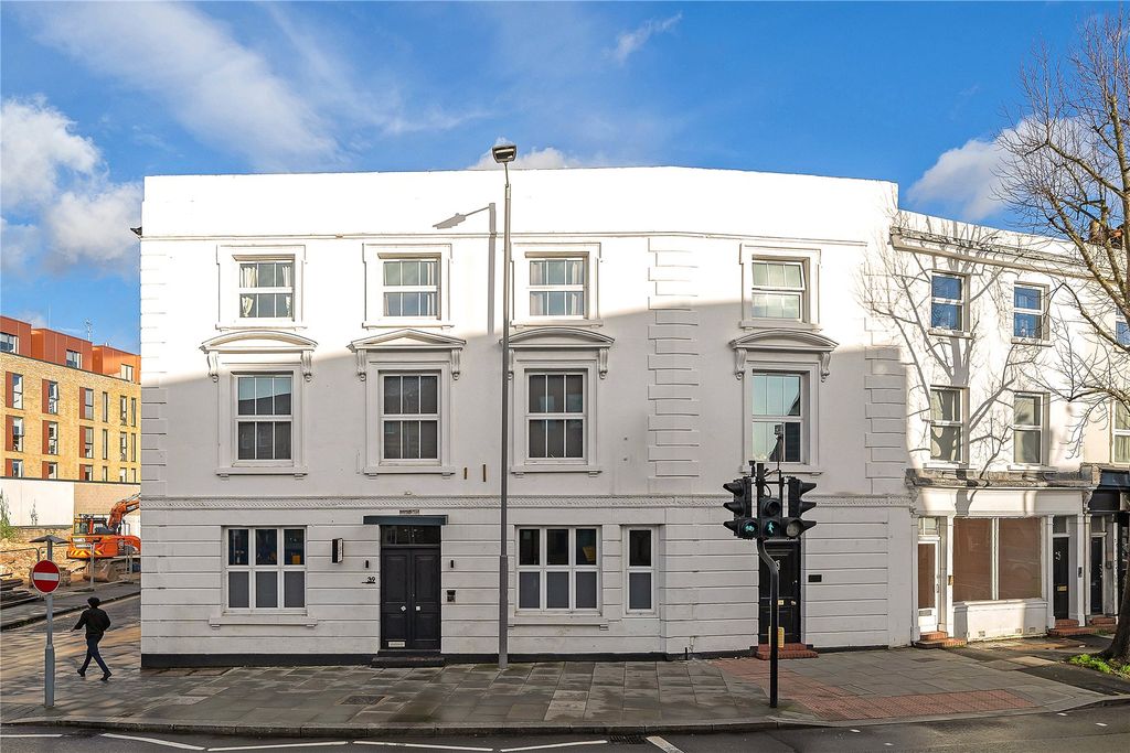 Property photo 2 of 5 External