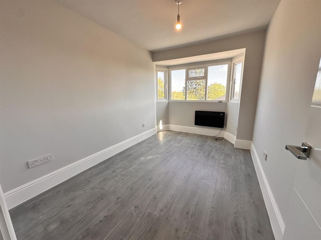 Property photo 1 of 5 Bedroom