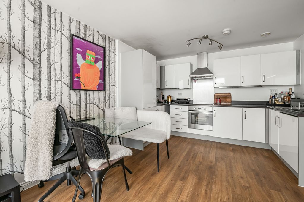 Property photo 2 of 14 7_77087