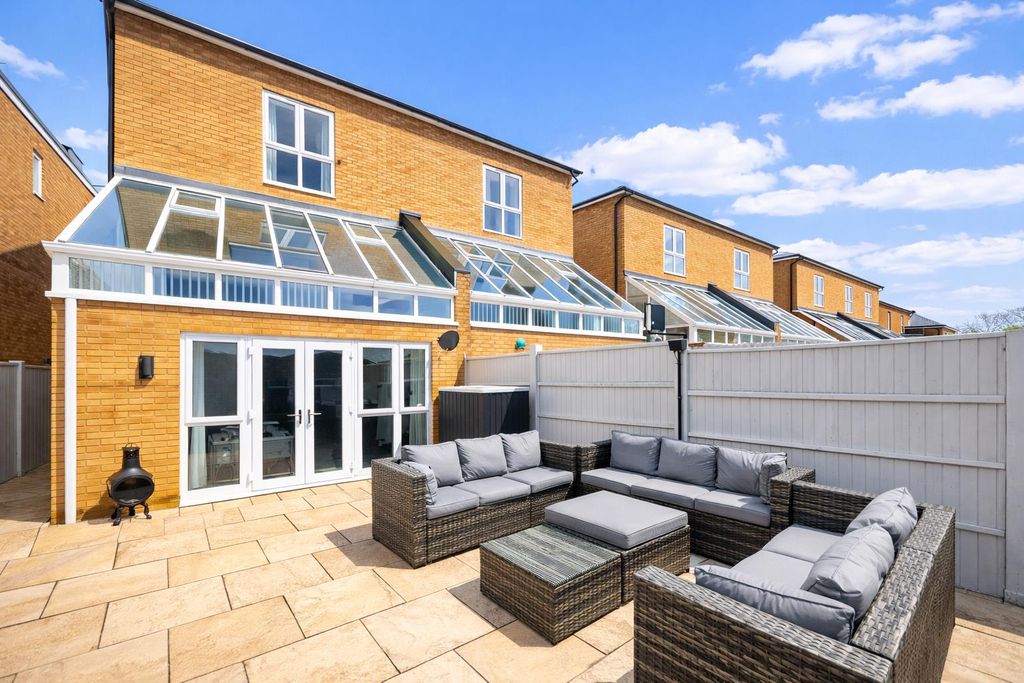 Property photo 2 of 29