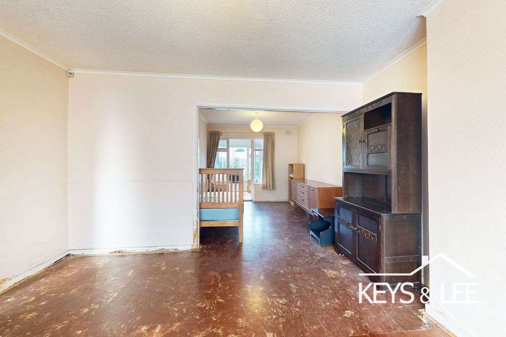 Property photo 2 of 22 2463444