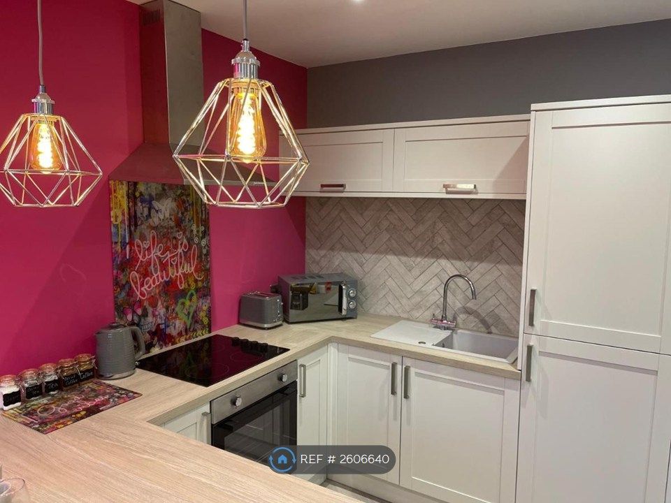Property photo 2 of 9 Kitchen