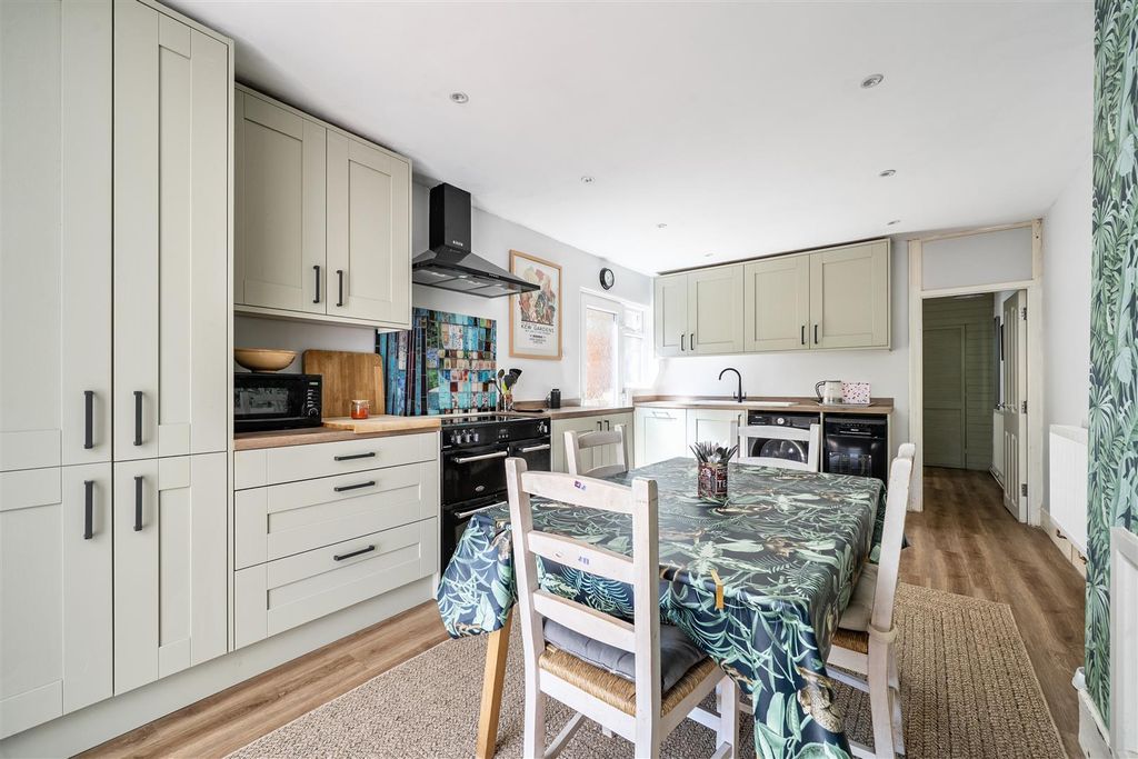 Additional image 8 of 5 bed semi-detached house for saleTonbridge Road, Maidstone ME16