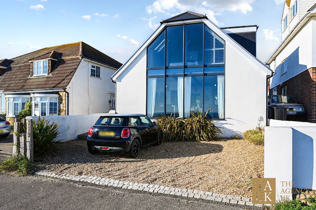 Property photo 2 of 33