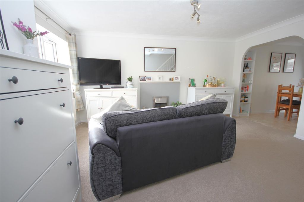 Property photo 3 of 13 Img_2001.Jpg