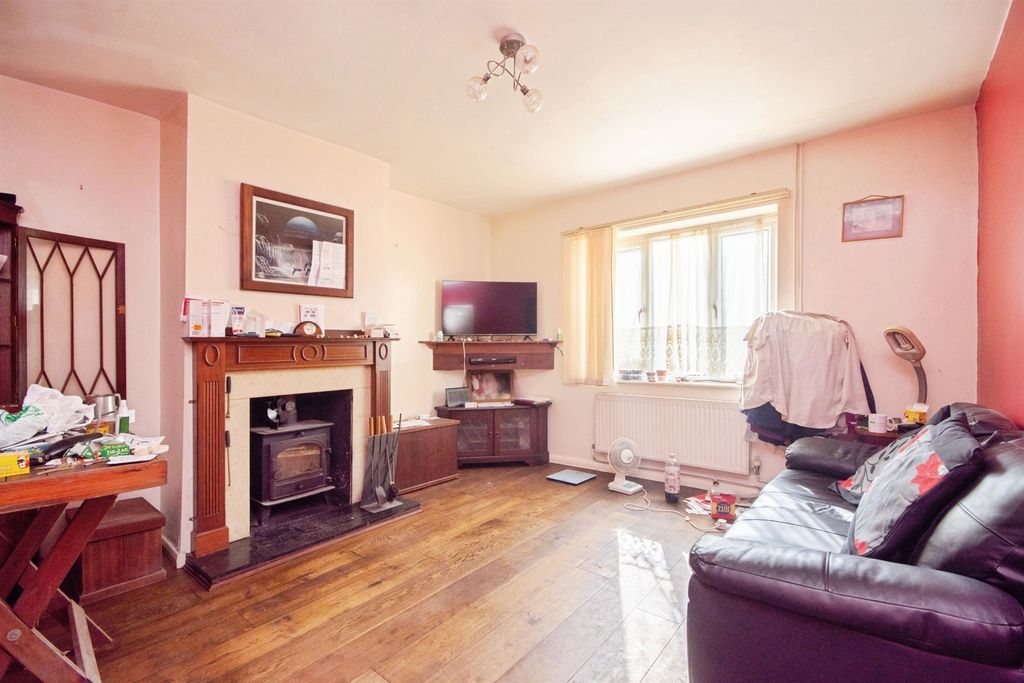 Property photo 3 of 16