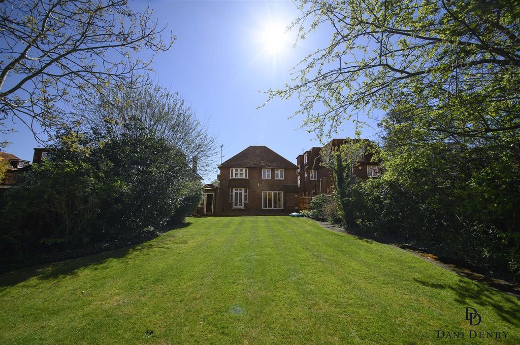 Property photo 2 of 14