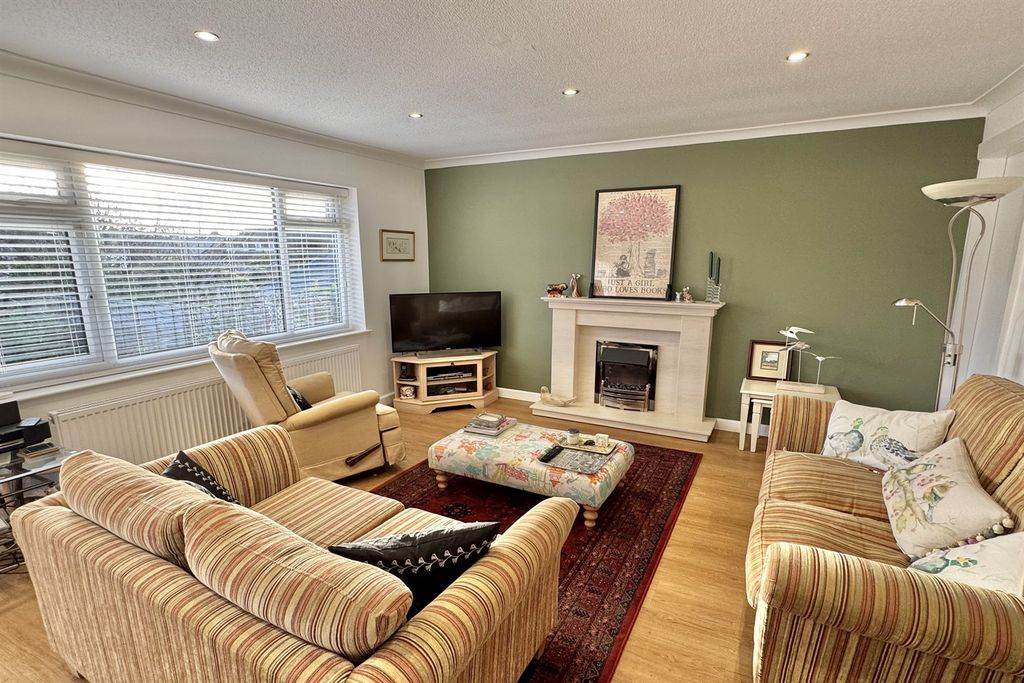 Property photo 2 of 14 Living Room