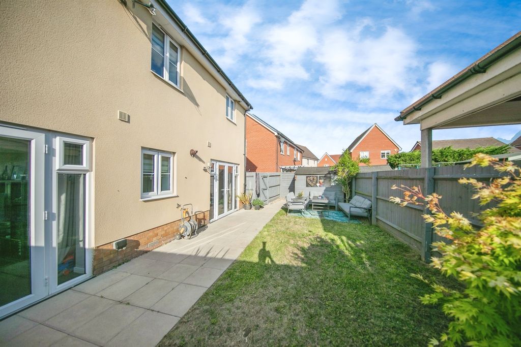 Property photo 2 of 17