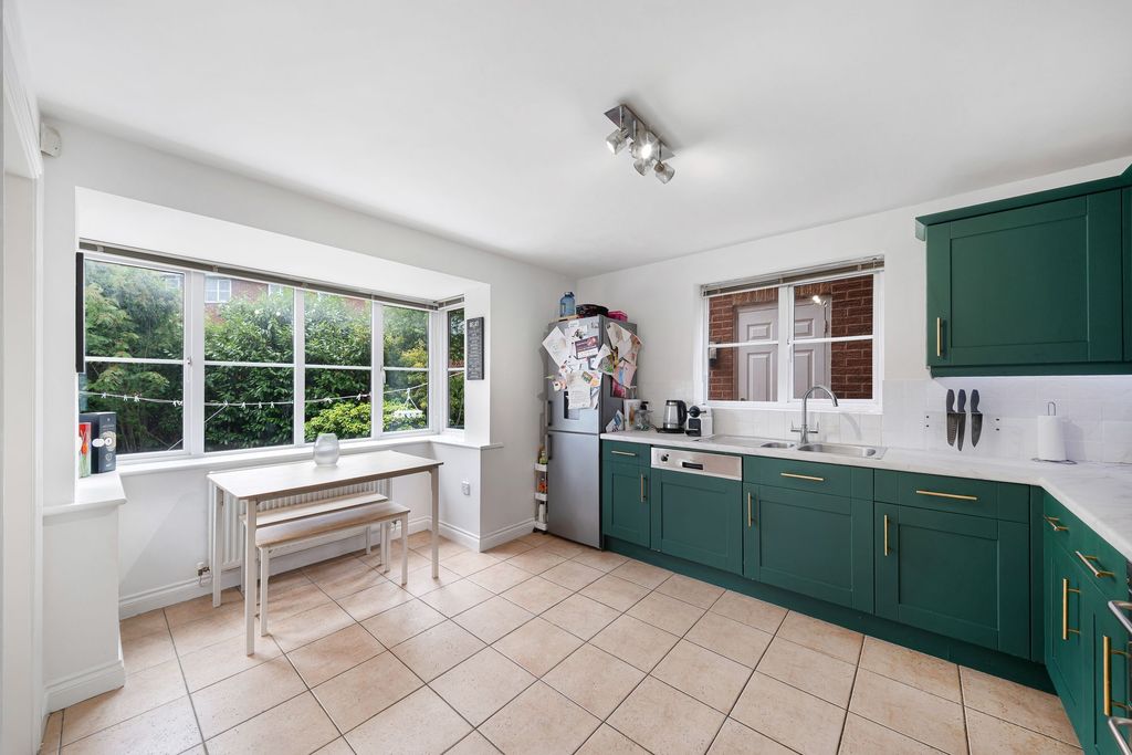 Property photo 3 of 42
