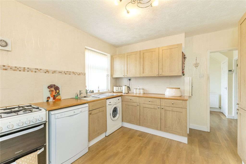 Property photo 3 of 22 Kitchen