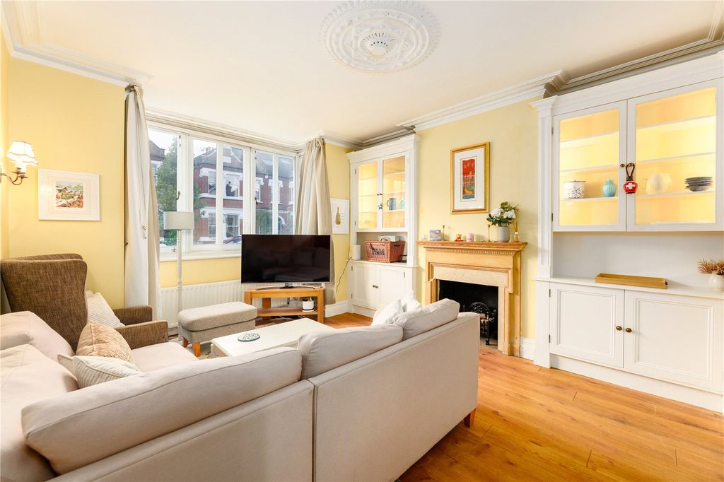 Property photo 2 of 18 Reception