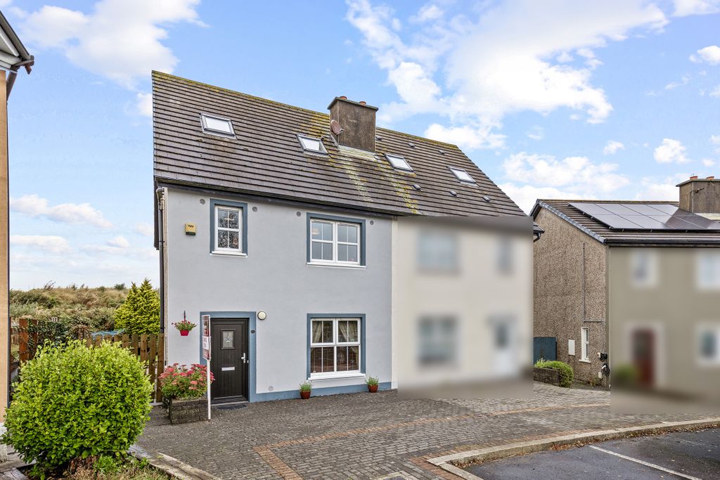 Property photo 1 of 32